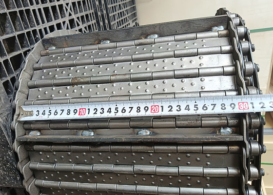 Good price Heavy Duty 3mm Thickness Carbon Steel Plate Conveyor Belt With Baffle For Chip Cleaner online